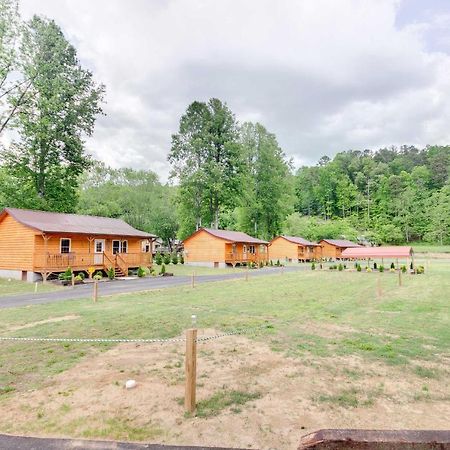 Bears Den Cabin With Porch About 5 Mi To Bryson City! Exterior foto